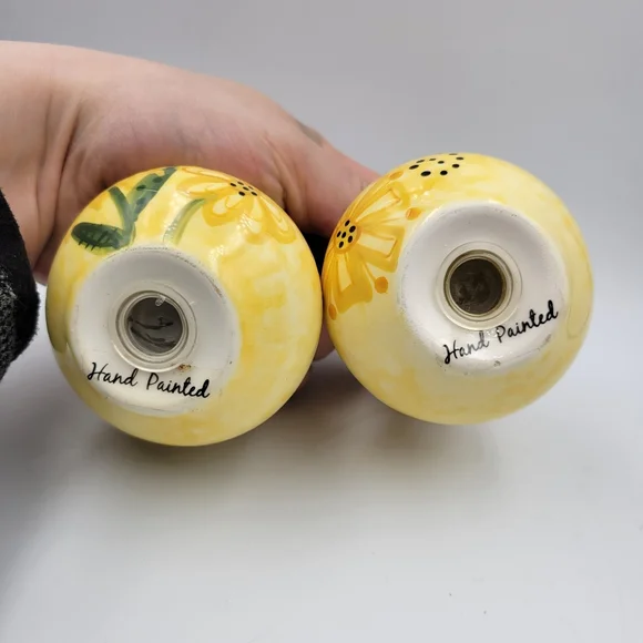 Vintage Hand Painted Bee & Flowers Salt and Pepper Shakers - Picture 3 of 4